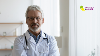 Médecin content de son assurance